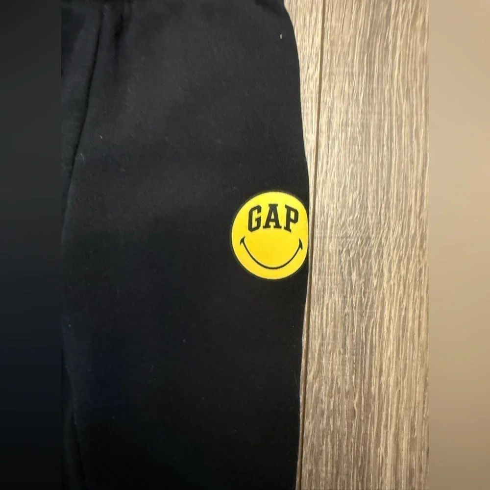 Baby Gap x Smiley World 12-18 Mon. Kids Sweat Pants Black Smiley face